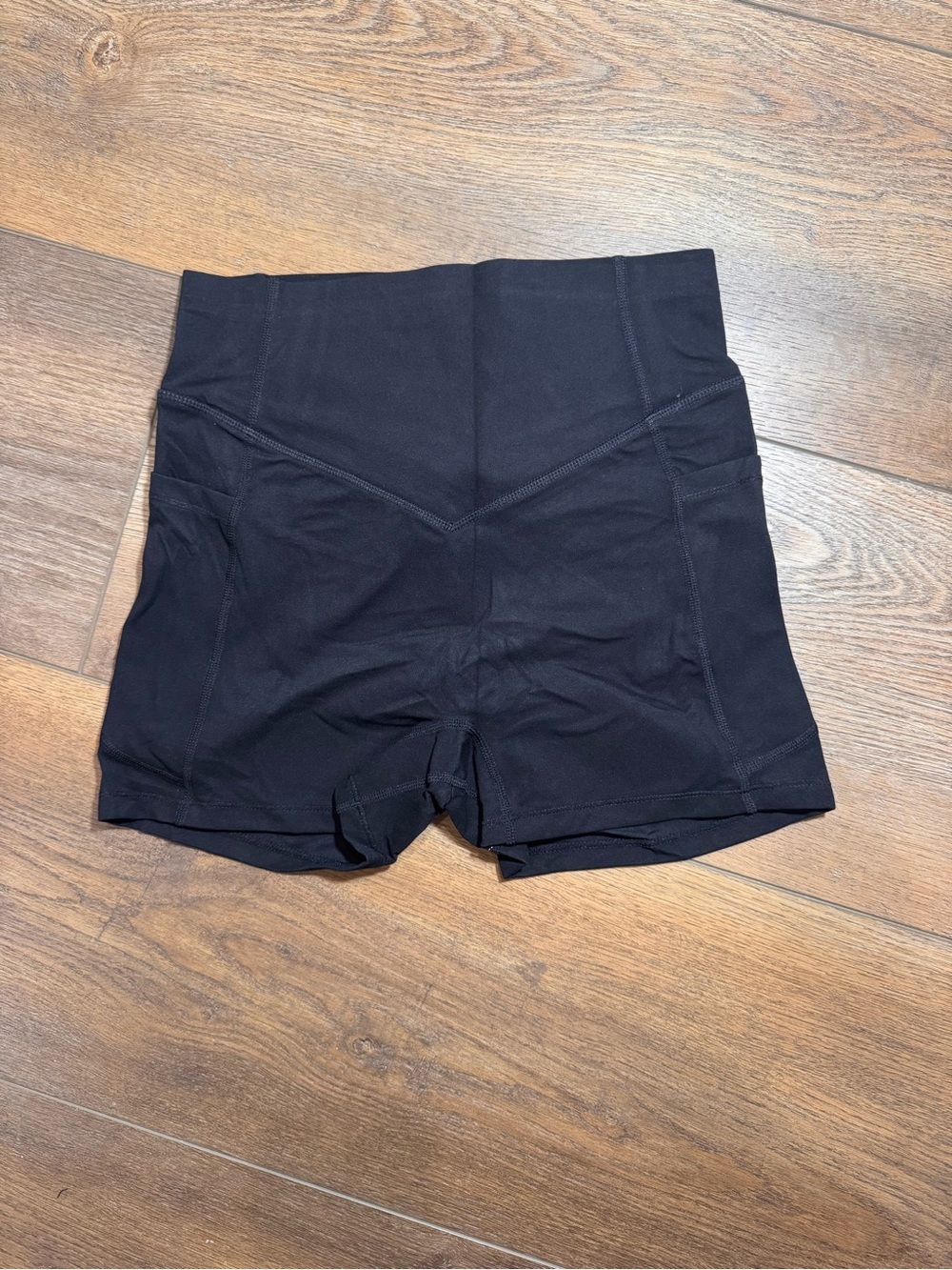 HALARA UltraSculpt™ High Waisted Scrunch Butt Bike Shorts - size Small